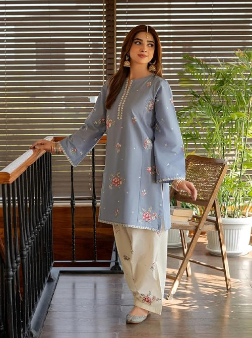 Women Floral Embroidered Regular Thread Work Kurta with Palazzos