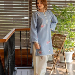 Women Floral Embroidered Regular Thread Work Kurta with Palazzos